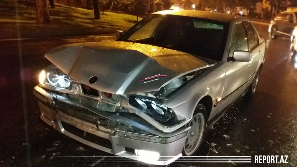 Bakıda BMW markalı avtomobillər toqquşdu