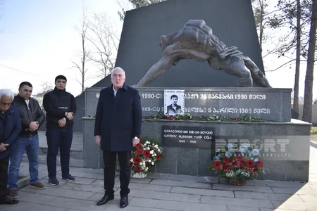 Azərbaycanın Gürcüstandakı səfiri 20 Yanvar şəhidinin ailəsi ilə görüşüb