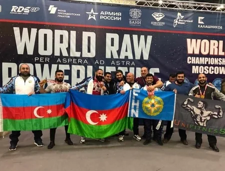 Azərbaycan idmançıları Moskvada dünya rekordunu qıraraq çempion oldular