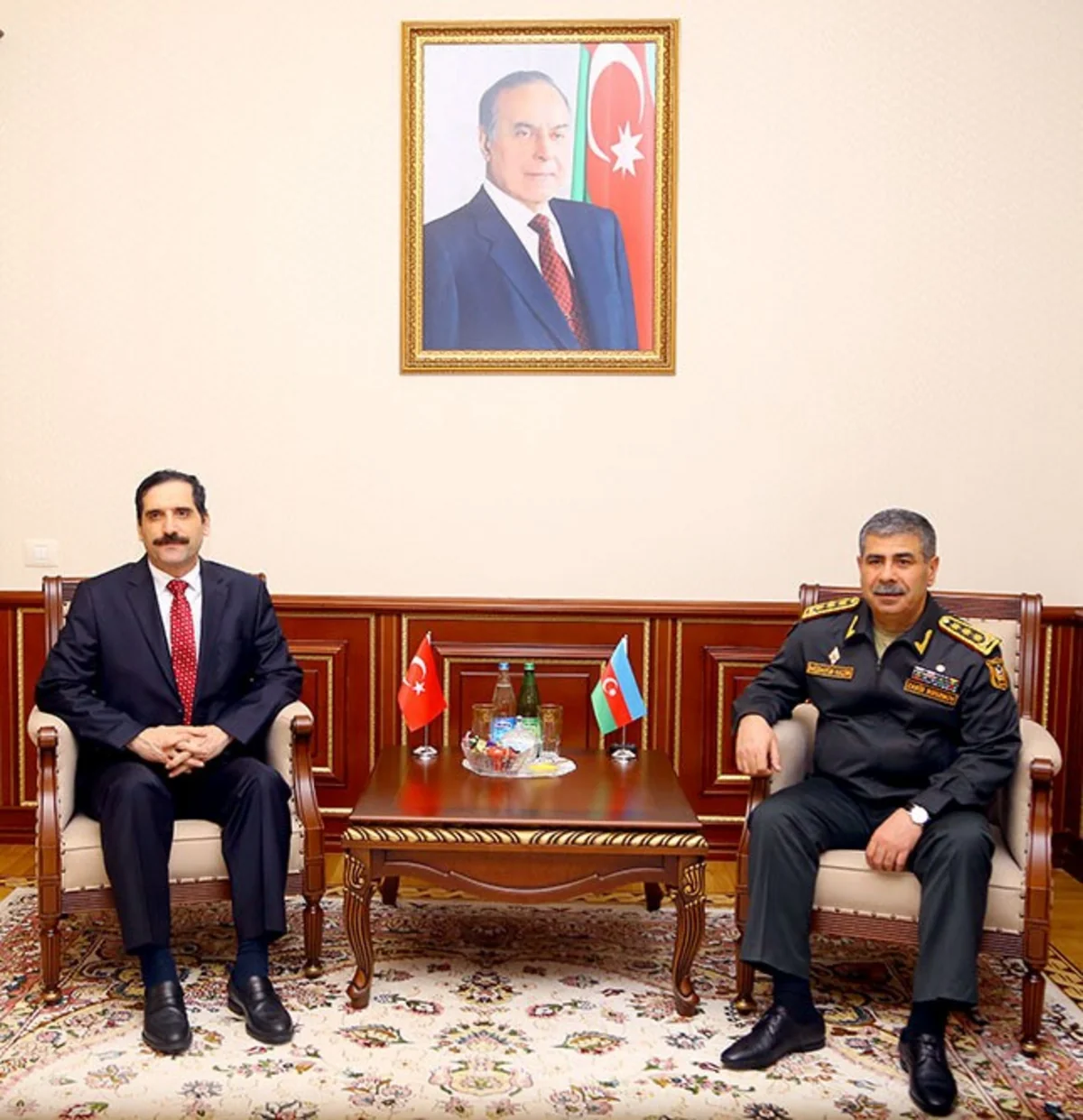 Azərbaycan və Türkiyə arasında hərbi əməkdaşlığın genişləndirilməsi müzakirə olunub