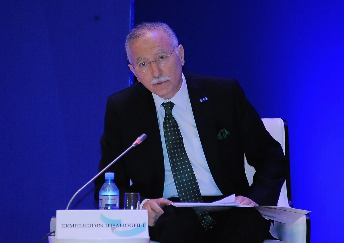 Ekmələddin İhsanoğlu Prezident İlham Əliyevə məktub yazıb