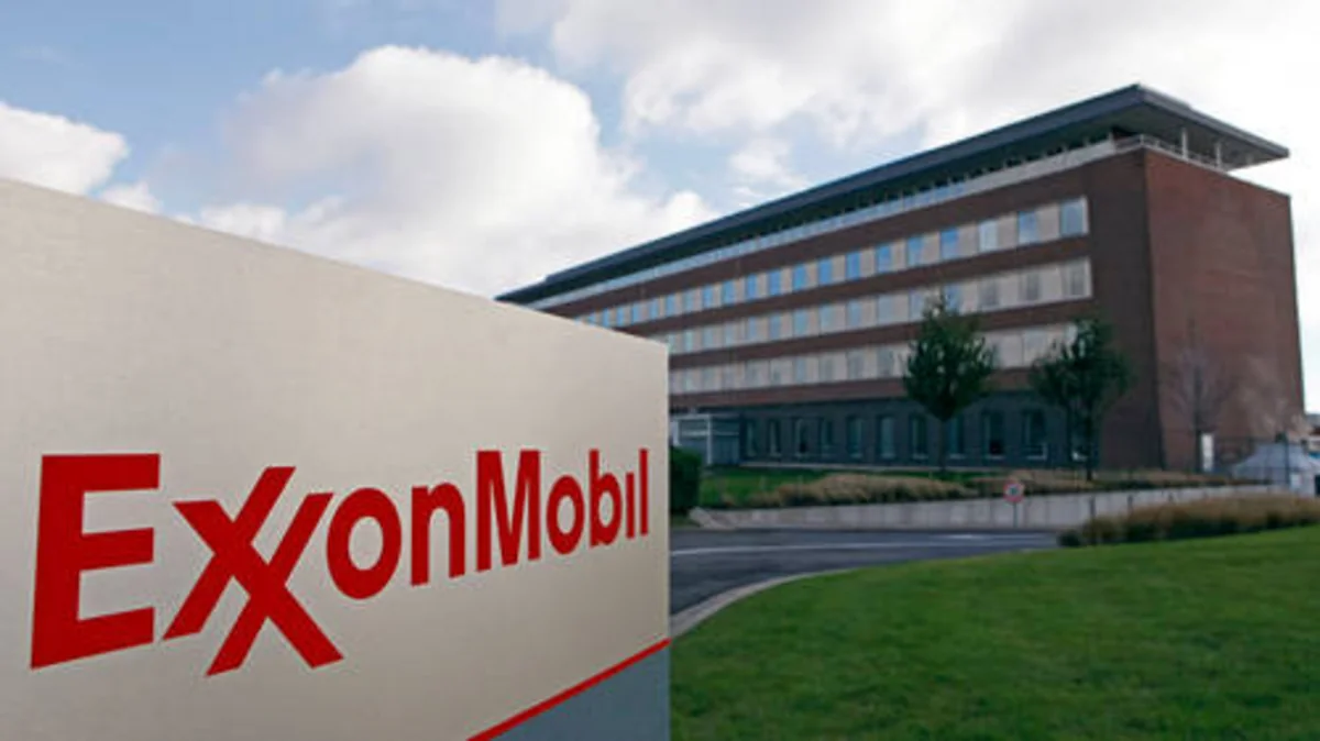 Нефтяная компания Exxon Mobil уходит из России из-за санкций