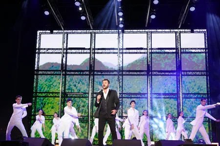 Heydər Əliyev Mərkəzinin parkında Milli Qurtuluş Gününə həsr olunan konsert keçirilib