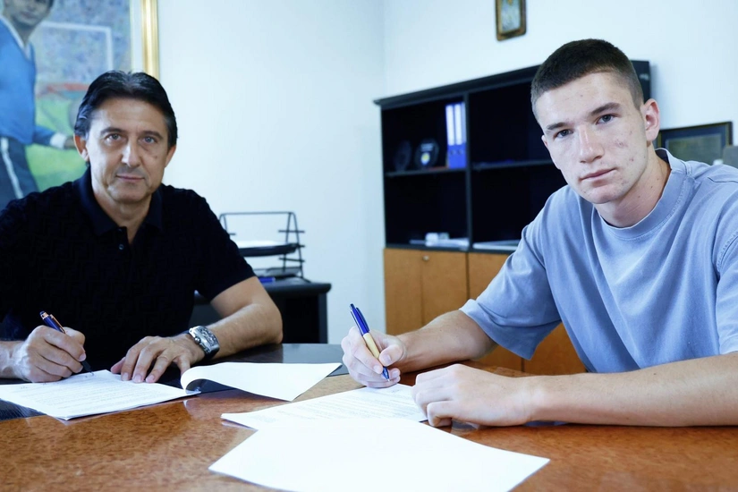 Sabahın rəqibi gənc futbolçusu ilə peşəkar müqavilə imzalayıb