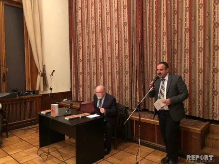 Moskvada Nəsiminin 650 illik yubileyi münasibətilə rus dilində çap edilmiş kitabın təqdimatı olub
