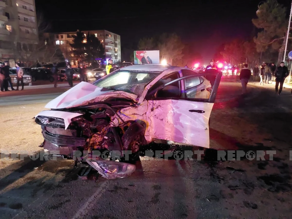В Ширване столкнулись два автомобиля, есть погибший и раненые