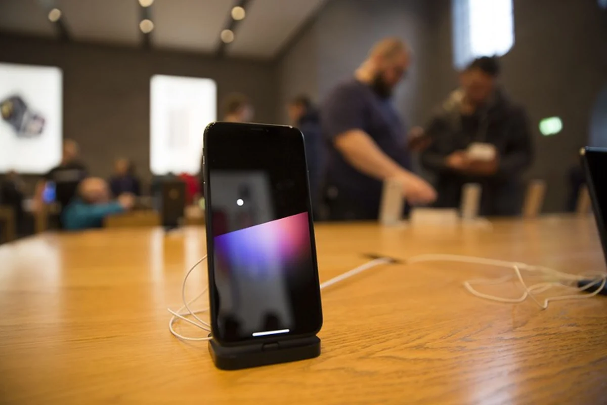 Apple сообщила о падении спроса на iPhone