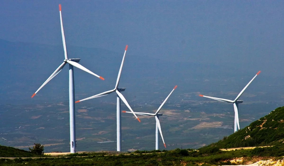 Azərbaycanda günəş və külək enerjisi istehsalı azalıb