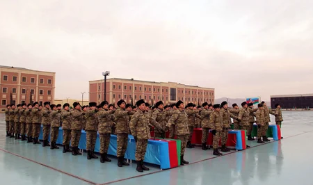 Hərbi hissə və birləşmələrdə gənc əsgərlərin andiçmə mərasimi keçirilib