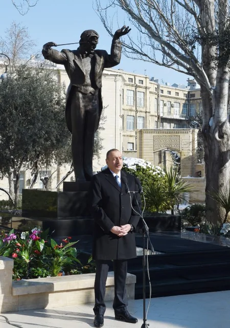 Prezident İlham Əliyev maestro Niyazinin Bakıda abidəsinin açılış mərasimində iştirak edib - YENİLƏNİB