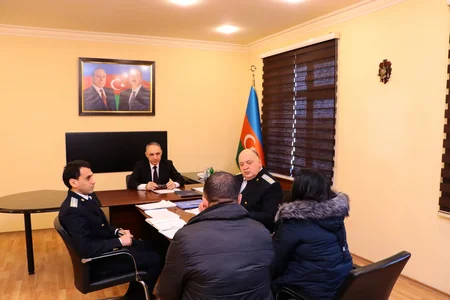 Baş prokuror Bakının Xəzər rayonunda vətəndaşları qəbul edib