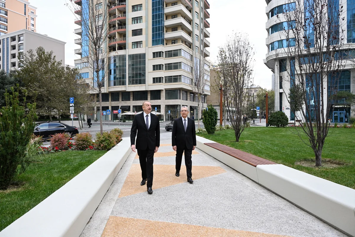 Prezident İlham Əliyev Bakıda yeni salınan parkda yaradılan şəraitlə tanış olub - YENİLƏNİB