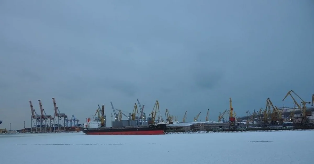 На Кубани из-за непогоды оторвало два пришвартованных судна
