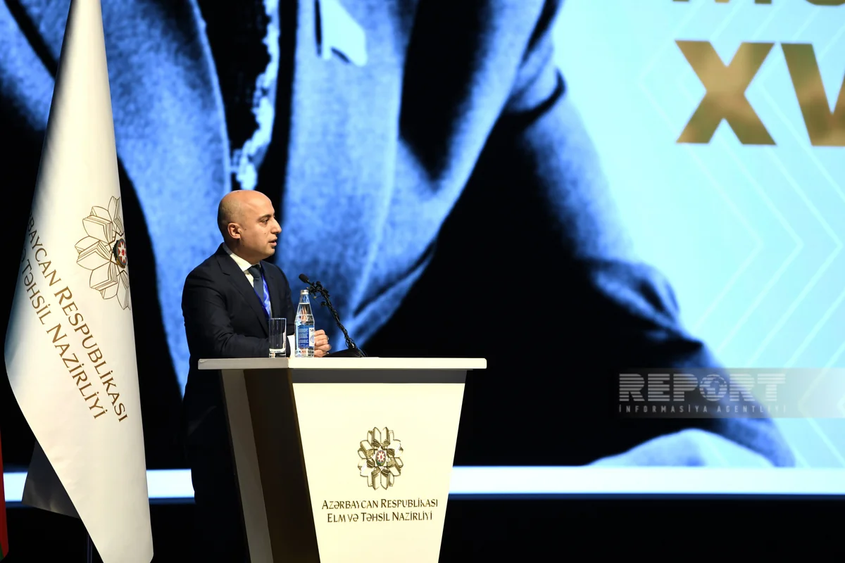 Emin Əmrullayev: “Əməkhaqqı artımından sonra direktor olmaq istəyənlərin sayı çoxalıb”