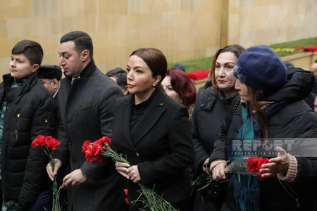Milli qürur və and yeri - Şəhidlər xiyabanına axın başlayıb - FOTOREPORTAJ