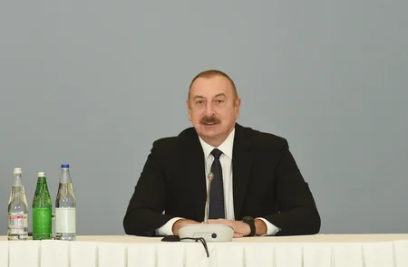 Bakıda beynəlxalq konfrans keçirilib, İlham Əliyev iştirakçıların suallarını cavablandırıb - YENİLƏNİB-5
