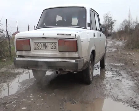İsmayıllının Çəmənli kəndinin yolu bərbad vəziyyətə düşüb