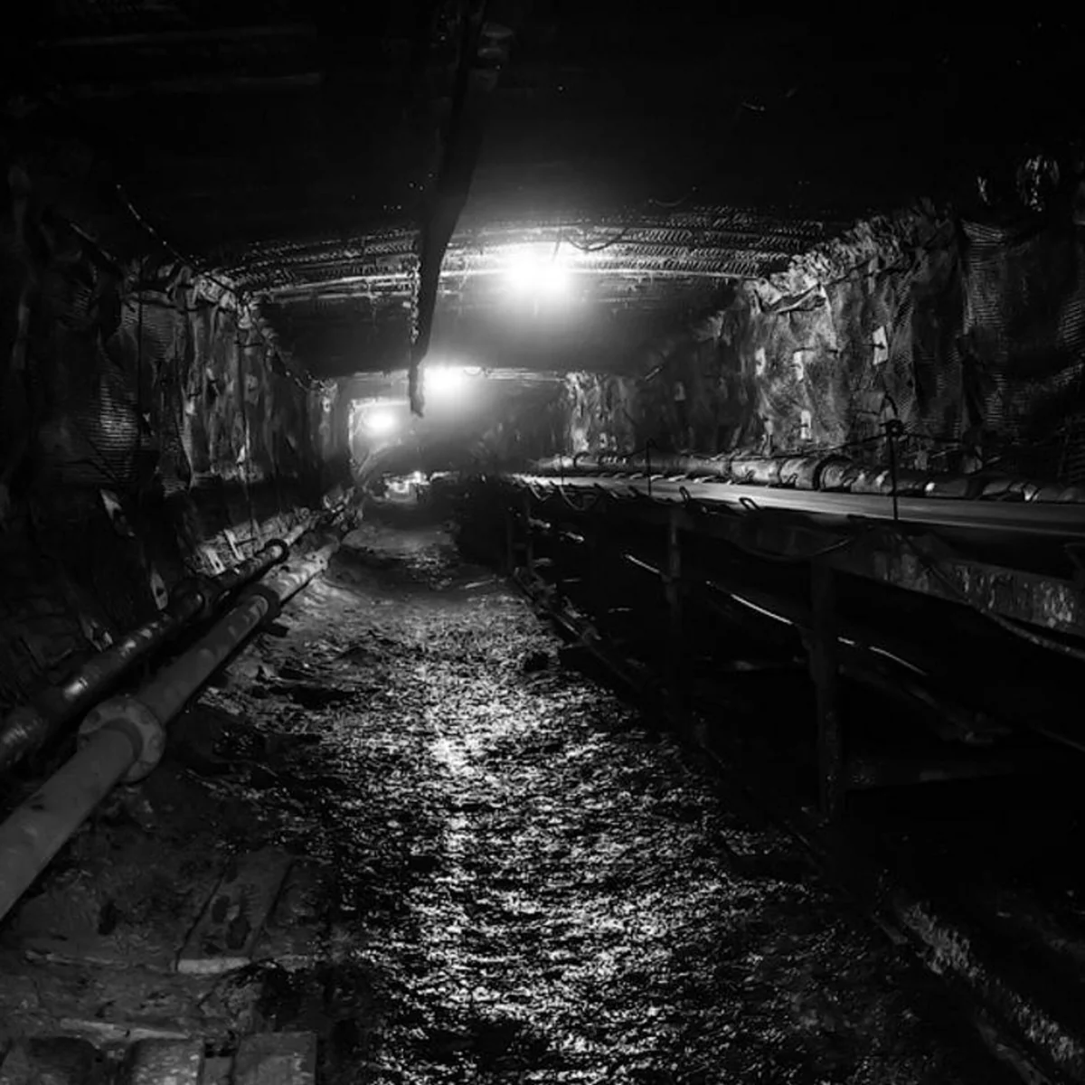 Qazaxıstanda kömür mədənində tüstülənmə baş verib