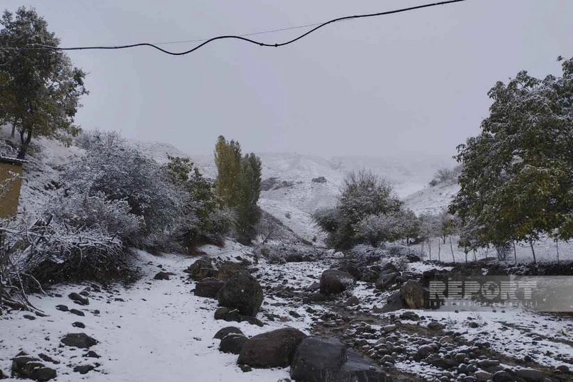 Naxçıvanın dağ kəndlərinə ilk qar yağıb