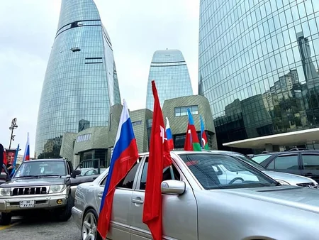 Rus icması Azərbaycan Ordusuna dəstək olaraq avtomobil yürüşü keçirib