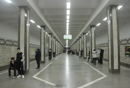 “Əhmədli” metrostansiyasında yeni işıqlandırma sistemi quraşdırılıb