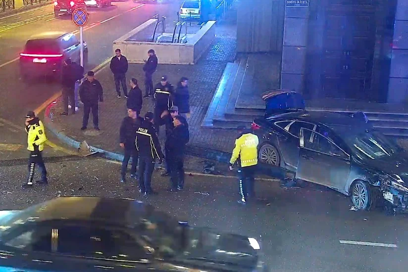 Bakıda yol-nəqliyyat hadisəsi olub, işıqfor yararsız vəziyyətə düşüb