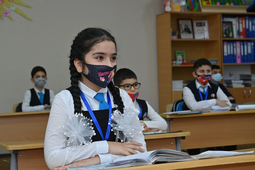 Baş infeksionist: Uşaqların bəzəkli maskalarını bir-birilə dəyişməsi yolverilməzdir