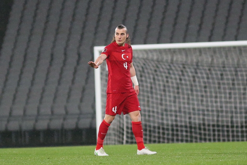 İnter Türkiyə millisinin müdafiəçisini transfer etmək istəyir