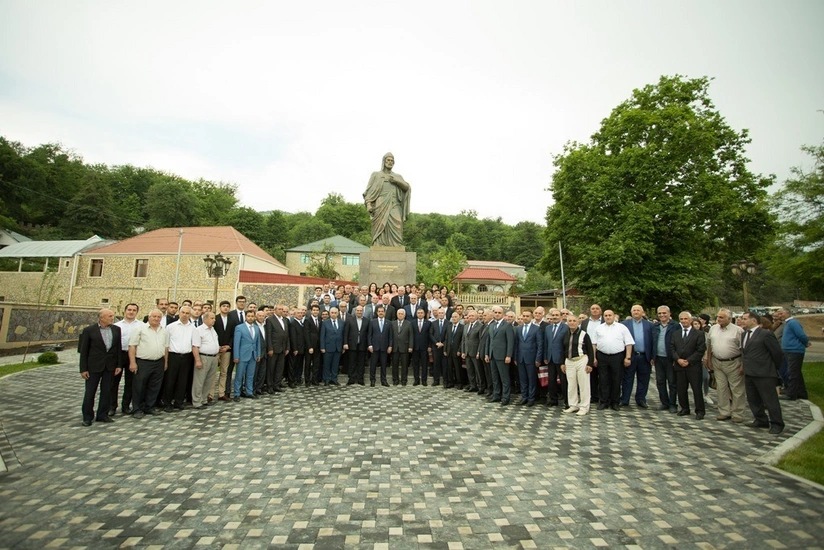 Gəncədə “Nizami Gəncəvi: sələflər və xələflər” parkının açılışı olub