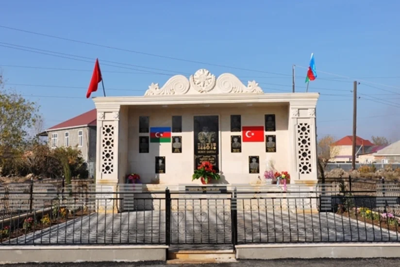 Biləsuvarda Vətən müharibəsi şəhidinin abidə kompleksi açılıb