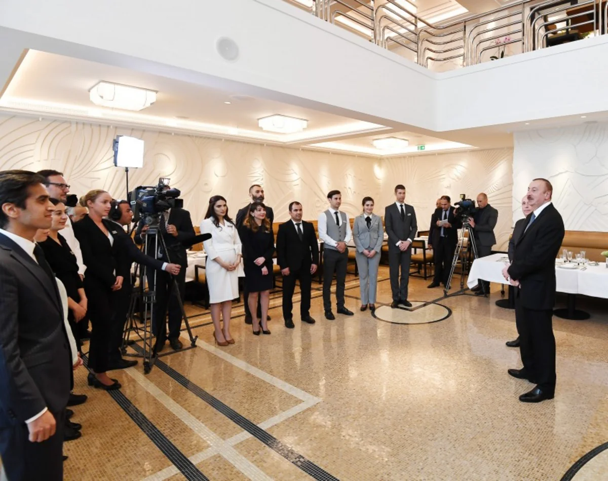 Prezident: Bu binanın sökülməsi və yerinə yeni göydələnin tikintisi planlarının qarşısını aldım