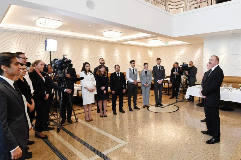 Prezident: Bu binanın sökülməsi və yerinə yeni göydələnin tikintisi planlarının qarşısını aldım