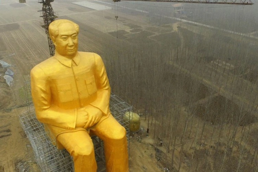 Construction of huge statue of Mao Zedong ends in China