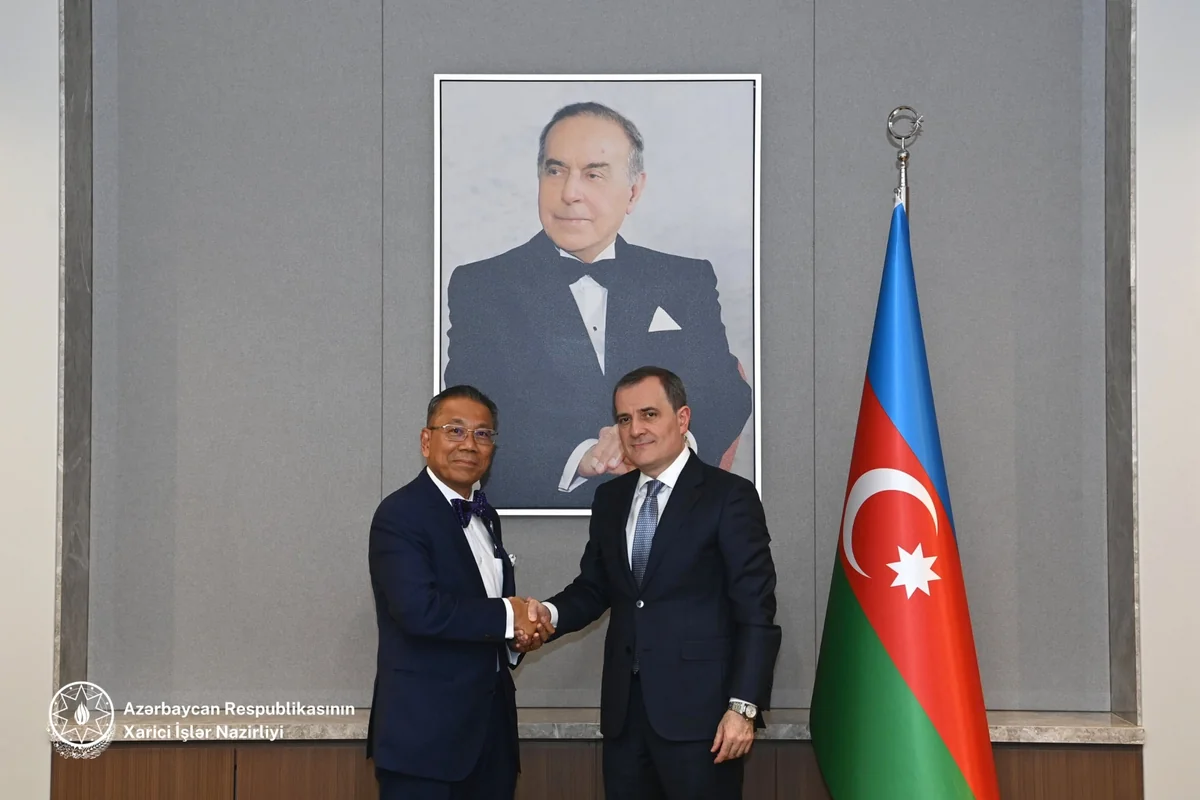 Ceyhun Bayramov Kamboca hökumətinin müşaviri  ilə görüşüb