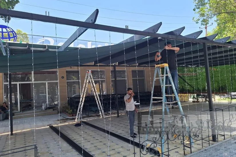 Gəncədə qanunsuz tikilən dəmir konstruksiyadan ibarət talvar sökülüb