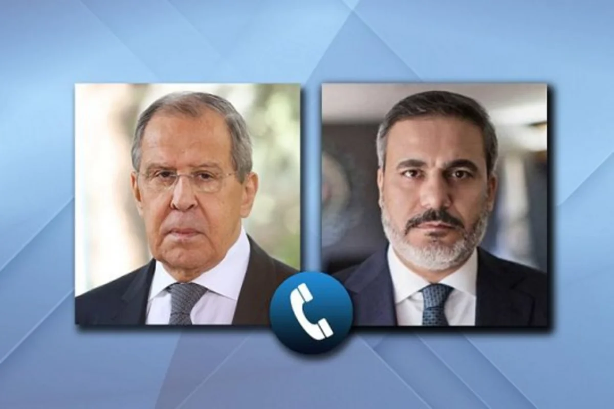 Главы МИД Турции и РФ провели телефонный разговор