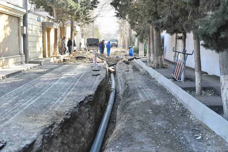 Bakının İbrahimpaşa Dadaşov küçəsində su xətləri yenilənib