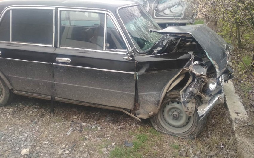 Tərtərdə iki taksi toqquşub, sərnişinlər xəsarət alıb - FOTO