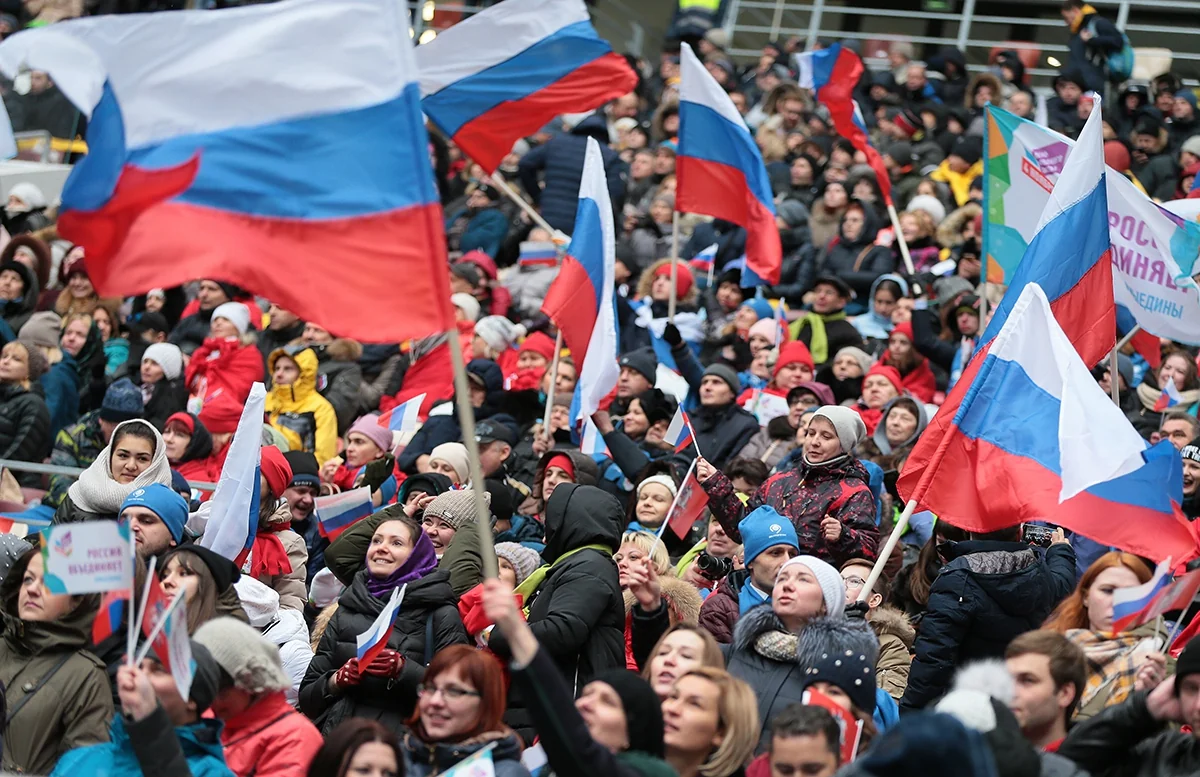 Один процент респондентов в России относит себя к богатым