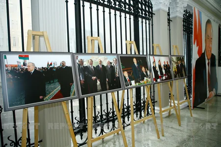 Tbilisidə Heydər Əliyevə həsr olunan fotosərgi açılıb