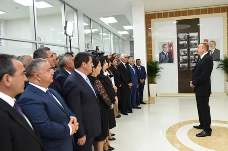 Prezident İlham Əliyev Qobustan şəhərinə içməli suyun verilməsi mərasimində iştirak edib