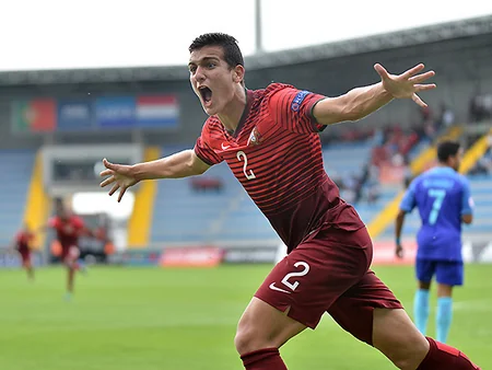 Bakıdakı ​Avropa çempionatının ilk finalçısı müəyyənləşib