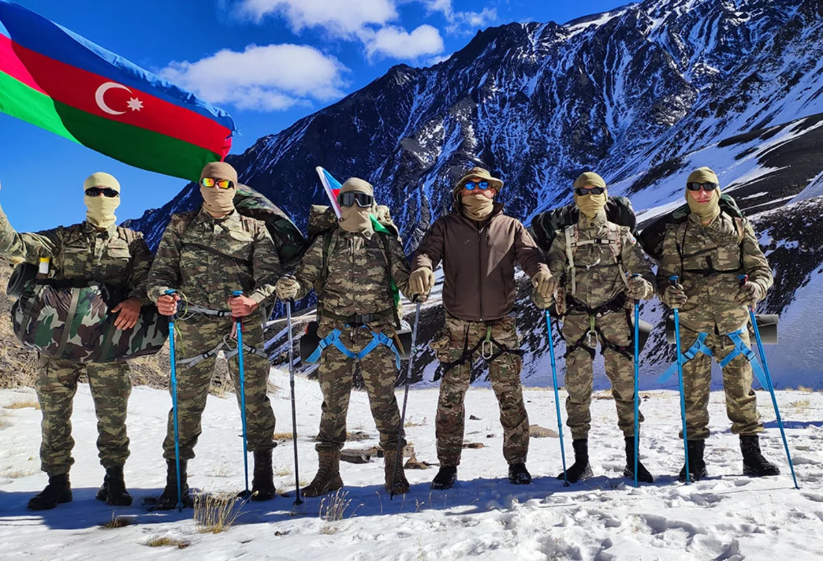 Kursantlar “Zəfər zirvəsi”nə qalxıblar