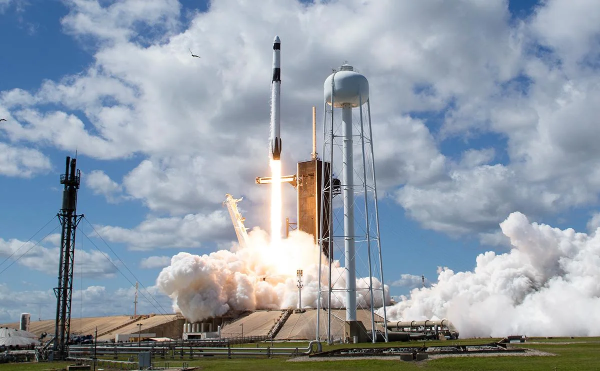 Ракета SpaceX вывела на орбиту группу разведывательных спутников США