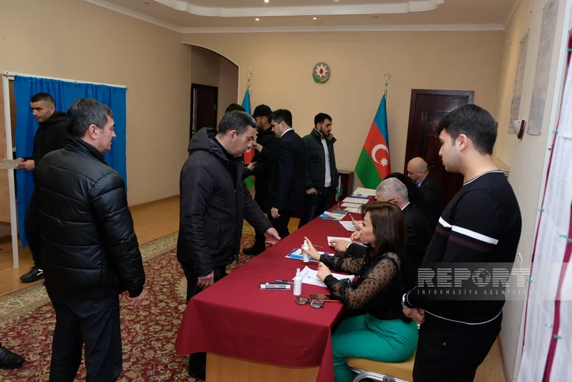 Aktauda yaşayan Azərbaycan vətəndaşları səsvermədə fəal iştirak edirlər