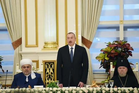 Prezident İlham Əliyev: Azərbaycanda bütün dinlərin nümayəndələri bir ailə kimi yaşayır - YENİLƏNİB-2 - FOTO