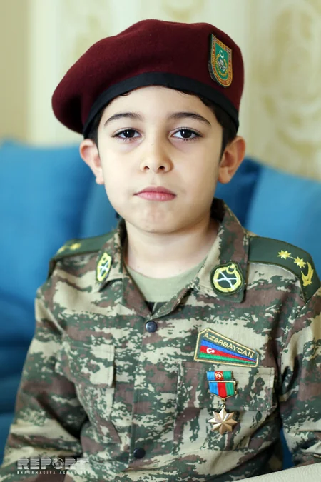 Milli Qəhrəmanın həyat yoldaşı: “Nazirin yaxasına nişan sancdığı oğlum atasının şəhid olduğunu bilmir”