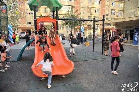 “Bizim həyət” layihəsi çərçivəsində Bakıda daha bir həyət abadlaşdırılıb