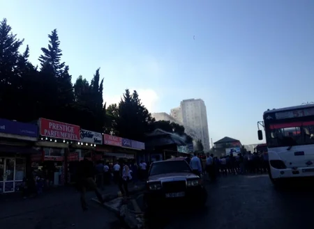 Bakıda Ağçiçəyim gül mağazasında yanğın olub - FOTO - YENİLƏNİB - VİDEO