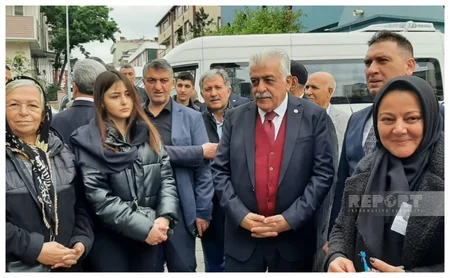 YAP nümayəndə heyəti İstanbulda yerli sakinlərlə görüşüb 
